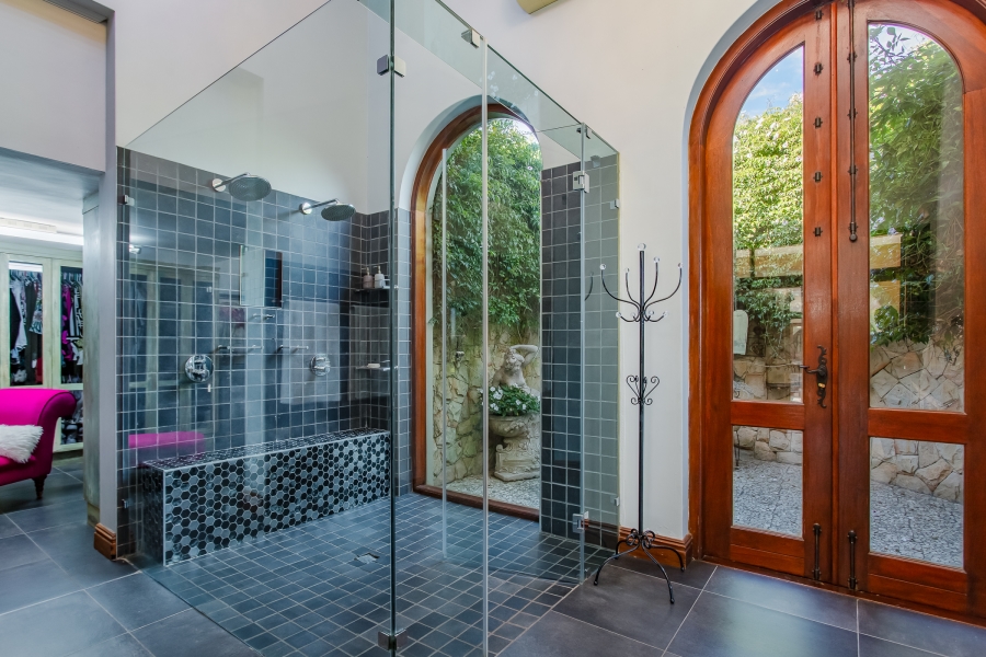 5 Bedroom Property for Sale in Winelands Western Cape